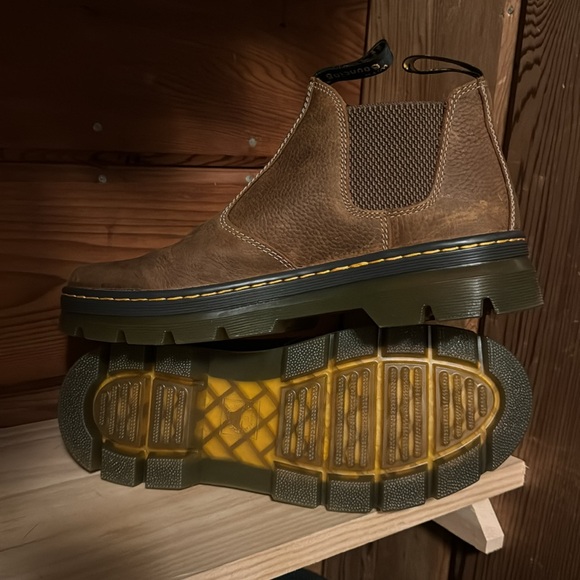 Dr. Martens Chelsea Boot - Picture 9 of 12